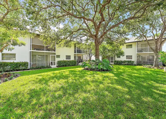 Photo of 360 Fiesta Ave, Jupiter, FL 33469