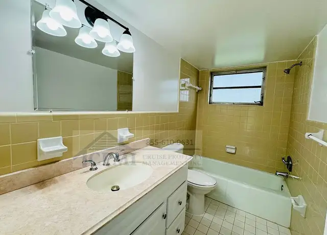 Photo of 360 Fiesta Ave, Jupiter, FL 33469