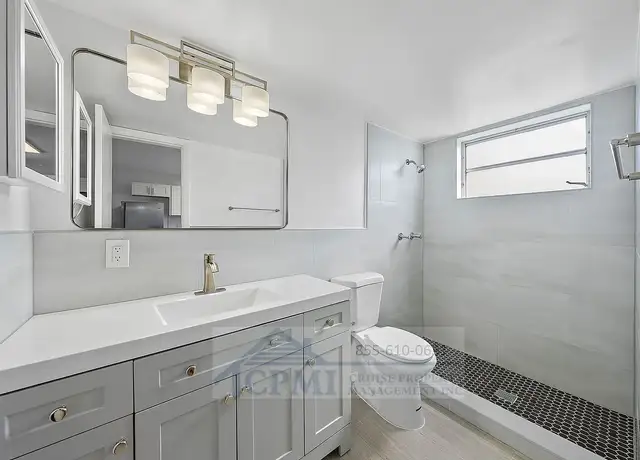 Photo of 360 Fiesta Ave, Jupiter, FL 33469
