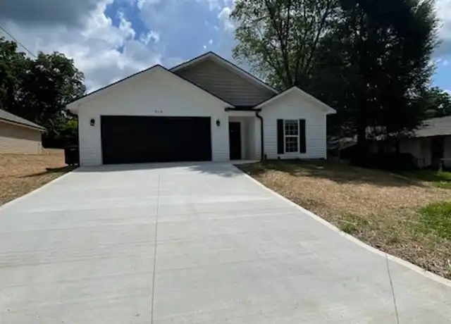 Property at 616 Elizabeth St, Maryville, TN, 37804, 3 beds, 2 baths, [object Object]