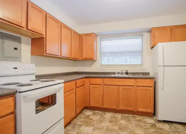 Property at 277-287 Pine St Unit 08, Lowell, MA, 01851, 1 bed, 1 bath, [object Object]