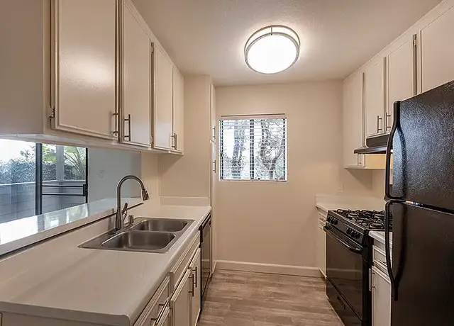 Photo of 924 Encinitas Blvd, Encinitas, CA 92024