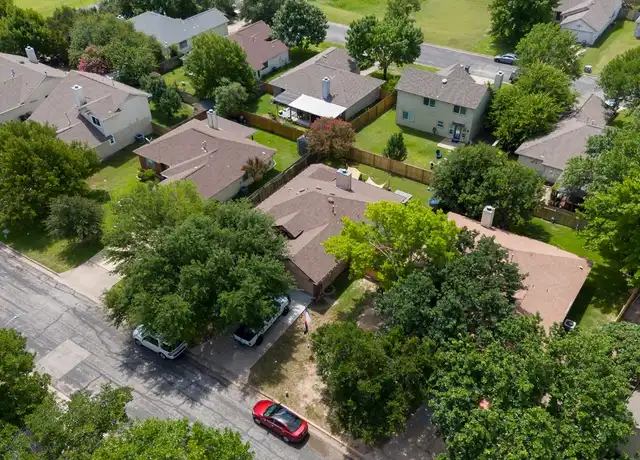 Property at 906 Iris Dr, Georgetown, TX, 78626, 3 beds, 2.5 baths, [object Object]
