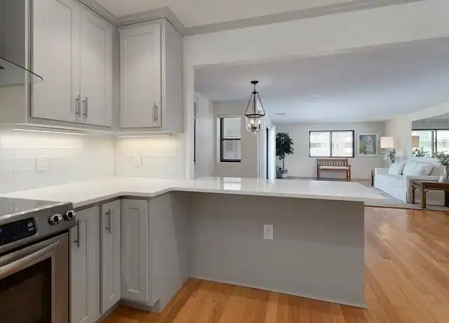 Property at 295 Lynn Shore Dr, Lynn, MA, 01902, 1 bed, 1 bath, [object Object]