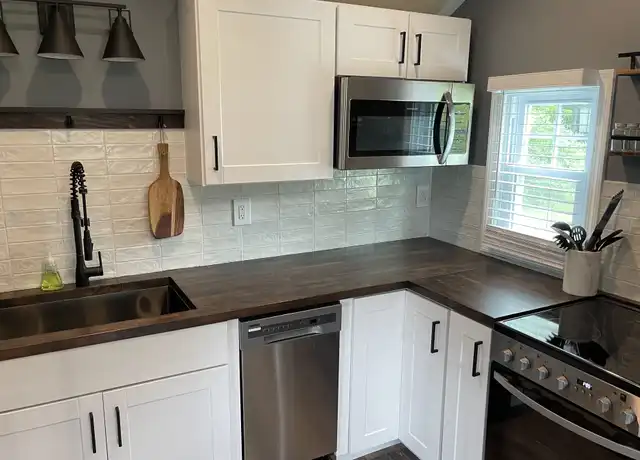 Property at 999 U.S. 4, Rutland, VT, 05701, 1 bed, 1 bath, [object Object]
