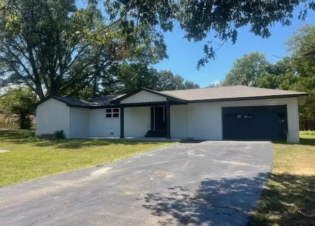 Property at 7381 Getwell Rd, Southaven, MS, 38672, 4 beds, 3 baths, [object Object]