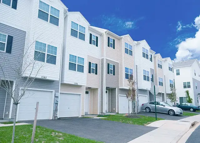 Photo of 1369 Hampshire Dr, Frederick, MD 21702