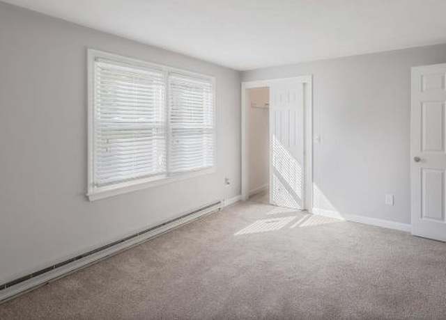 Photo of 45 Oakdale St, Attleboro, MA 02703
