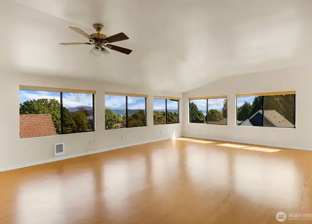 Property at 3010 E Spruce St Unit B, Seattle, WA, 98122, 2 beds, 2 baths, [object Object]
