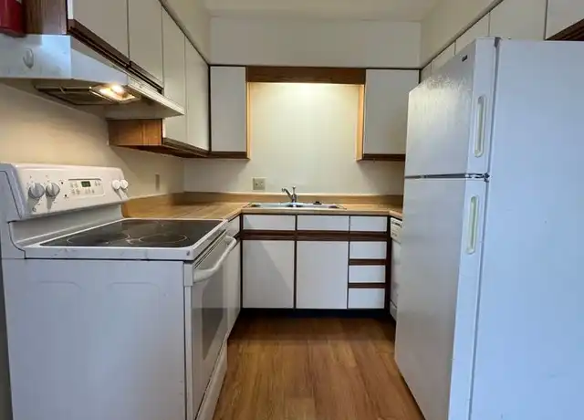 Property at 830 E College St Unit J, Carbondale, IL, 62901, 2 beds, 1.5 baths, [object Object]
