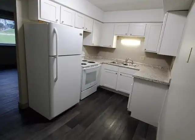 Property at 325 Ash St Unit 2, Carlisle, IA, 50047, 2 beds, 1 bath, [object Object]
