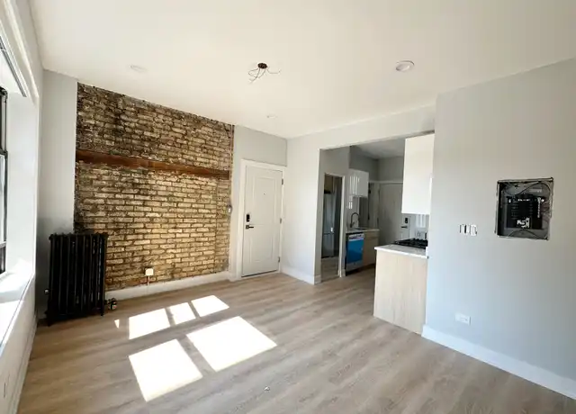 Property at 7421 N Clark St Unit 2, Chicago, IL, 60626, 3 beds, 1 bath, [object Object]