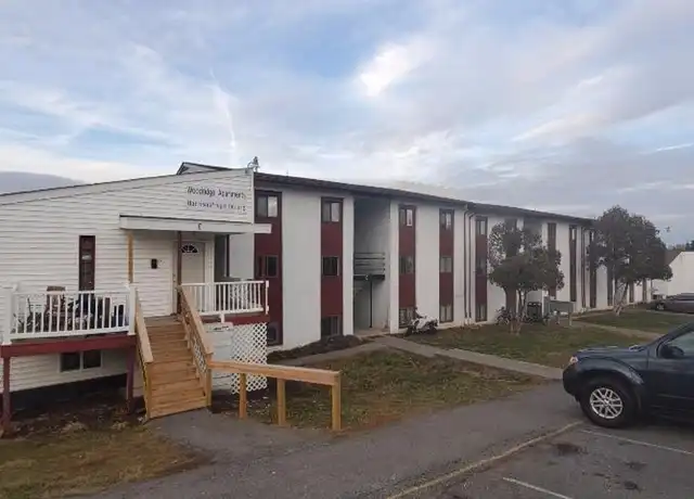 Property at 1407 Pickett St Unit T-1, Radford, VA, 24141, 1 bed, 1 bath, [object Object]