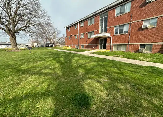 Property at 7051 E 11th St Unit E02, Indianapolis, IN, 46219, 1 bed, 1 bath, [object Object]