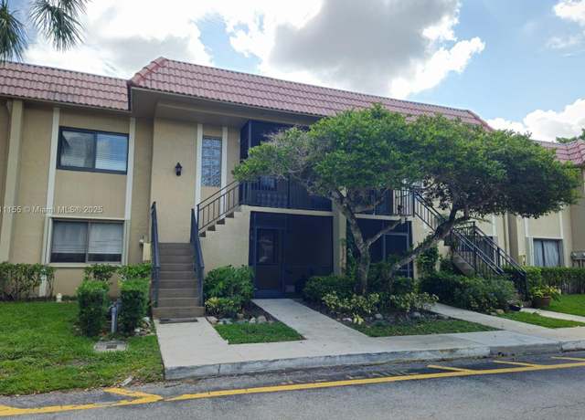 Photo of 302 Lakeview Dr #204, Weston, FL 33326