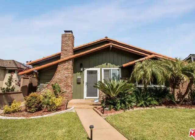 Property at 3230 Lewis Ave, Signal Hill, CA, 90755, 2 beds, 1 bath, [object Object]