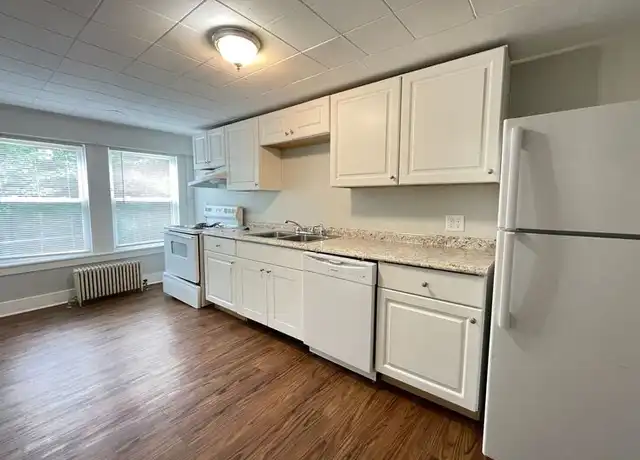Property at 10 Lee Rd Unit 2, Madbury, NH, 03823, 4 beds, 1 bath, [object Object]