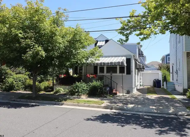 Property at 3 N Delavan Ave, Margate City, NJ, 08402, 3 beds, 1.5 baths, [object Object]
