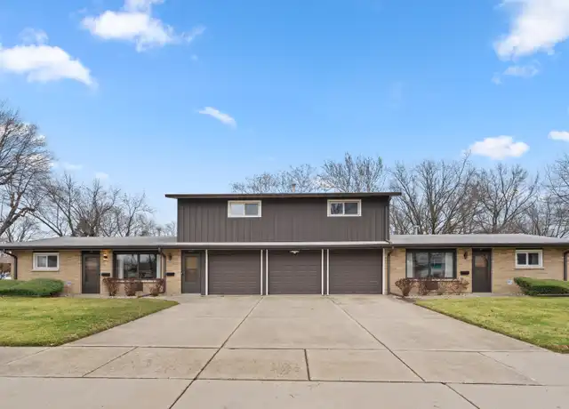 Property at 537 N Edgelawn Dr Unit 539, Aurora, IL, 60506, 2 beds, 1 bath, [object Object]