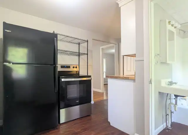 Property at 23 Winthrop St Unit 23-6 Winthrop, Augusta, ME, 04330, 2 beds, 1 bath, [object Object]
