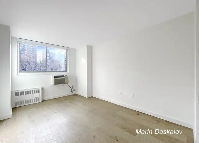 Property at 360 E 14th St Unit 4r, New York, NY, 10003, 4 beds, 1 bath, [object Object]
