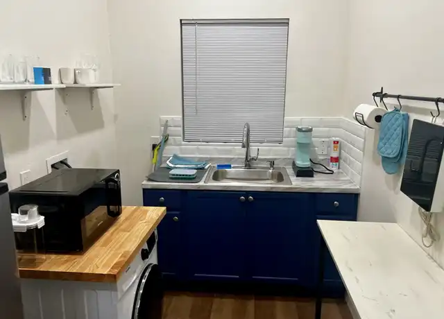Property at 21825 Valerio St Unit B, Canoga Park, CA, 91303, 1 bed, 1 bath, [object Object]