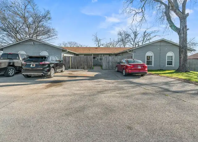 Property at 410 Old Thorndale Rd, Taylor, TX, 76574, 2 beds, 1.5 baths, [object Object]