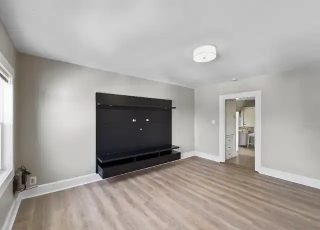 Property at 1 Lindner Ct Unit 3, Lawrence, MA, 01841, 2 beds, 1 bath, [object Object]