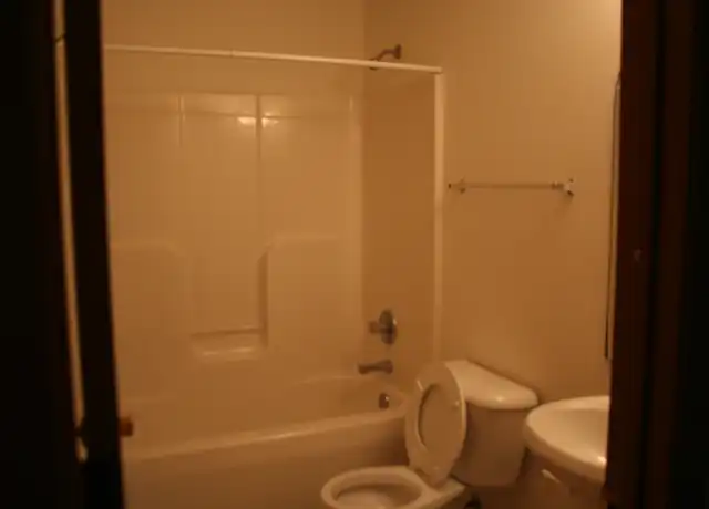 Property at 305 E Vernon Ave Unit 1, Normal, IL, 61761, 2 beds, 1 bath, [object Object]