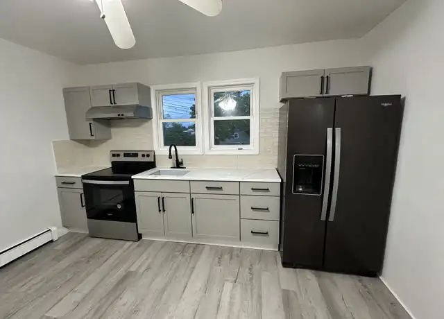 Property at 172 East St Unit 1, Wallingford, CT, 06492, 2 beds, 1 bath, [object Object]