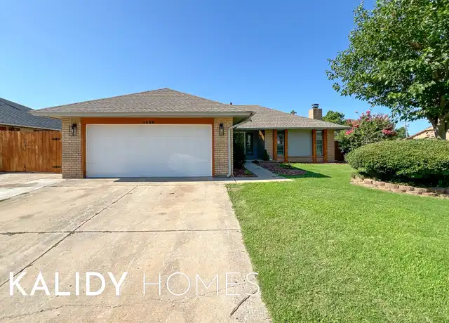 Property at 1360 NW 7th Pl, Moore, OK, 73170, 3 beds, 2 baths, [object Object]