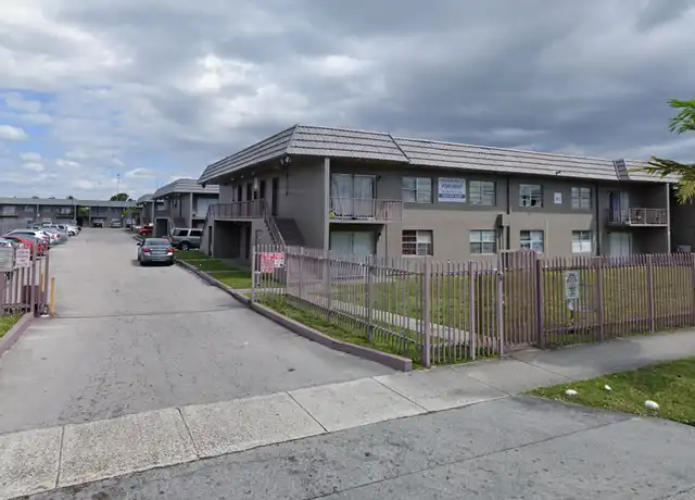 Property at 611 NW 177th St, Miami, FL, 33169, 1 bed, 1 bath, [object Object]