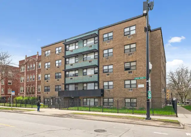 Property at 7700 S South Shore Dr Unit 7700 104, Chicago, IL, 60649, 2 beds, 1.5 baths, [object Object]
