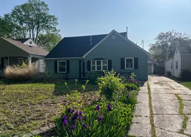 Property at 2320 S Pasfield St, Springfield, IL, 62704, 3 beds, 2 baths, [object Object]