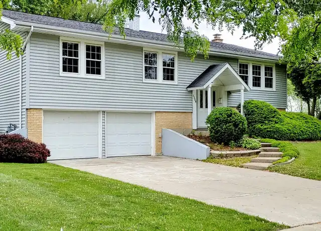 Property at 1750 Chippendale Rd, Hoffman Estates, IL, 60169, 5 beds, 2.5 baths, [object Object]