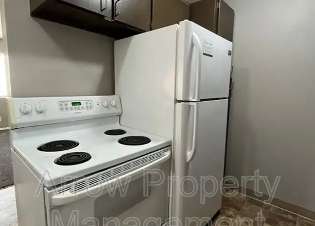 Property at 1119 E St Unit 01, Lincoln, NE, 68508, 1 bed, 1 bath, [object Object]