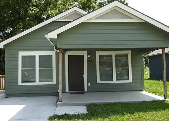 Property at 309 E Short Ave, Independence, MO, 64050, 3 beds, 2 baths, [object Object]