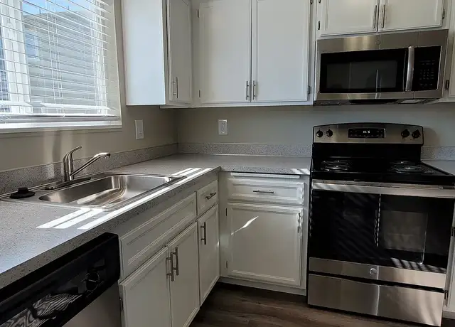 Photo of 975 SW 15th St, Corvallis, OR 97333