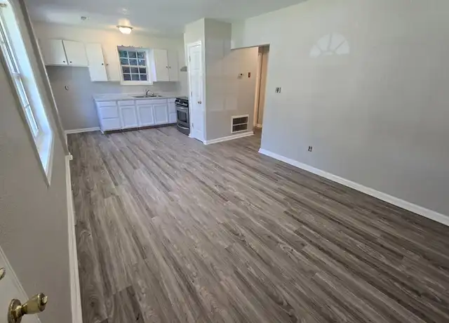 Property at 113 E Kelly Ave Unit A, Hampton, VA, 23663, 2 beds, 1 bath, [object Object]