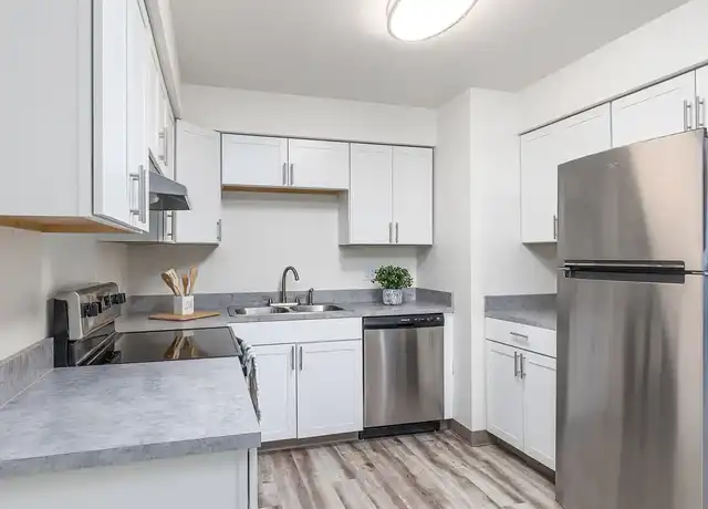 Property at Hood Manor - 3131 W Hood Ave, Kennewick, WA, 99336, 2 beds, 1 bath, [object Object]