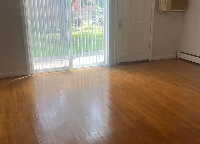 Property at 62 BT LLC. - 367 Broadview Ter, Hartford, CT, 06106, 2 beds, 1 bath, [object Object]