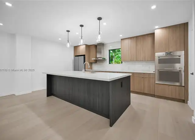 Property at 8324 SW 168th Ter, Palmetto Bay, FL, 33157, 5 beds, 3 baths, [object Object]