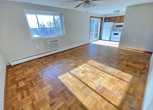 Property at 359 Moon Clinton Rd Unit 5, Moon Twp, PA, 15108, 2 beds, 1 bath, [object Object]
