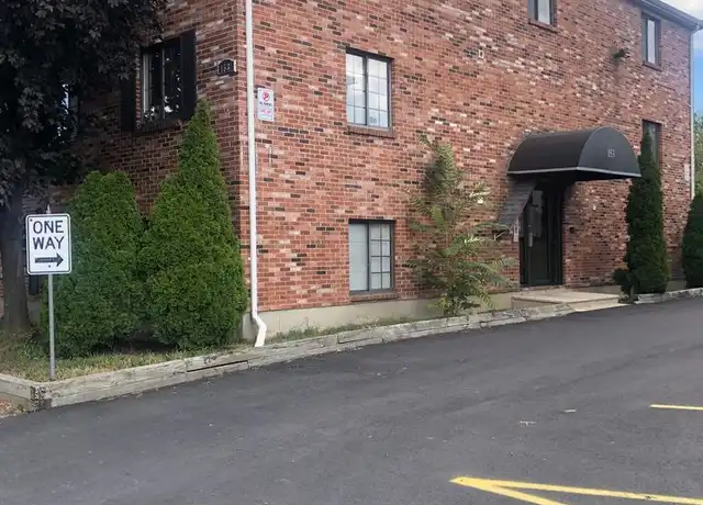 Property at 153 W Hancock St Unit 33, Manchester, NH, 03102, 2 beds, 1 bath, [object Object]