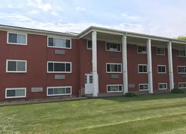 Property at 2010 Cedar St #6, Muscatine, IA, 52761, 1 bed, 1 bath, [object Object]