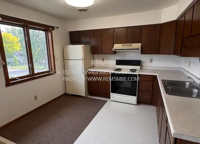 Property at 707 Minnesota Ave Unit 3, Wisconsin Dells, WI, 53965, 1 bed, 1 bath, [object Object]
