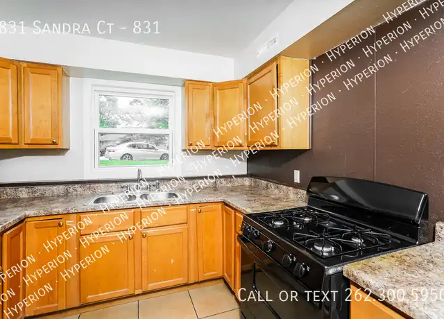 Property at 831 Sandra Ct Unit 831, Racine, WI, 53403, 2 beds, 1 bath, [object Object]