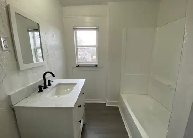Property at 284 Nicholas Ct, Akron, OH, 44311, 2 beds, 1 bath, [object Object]