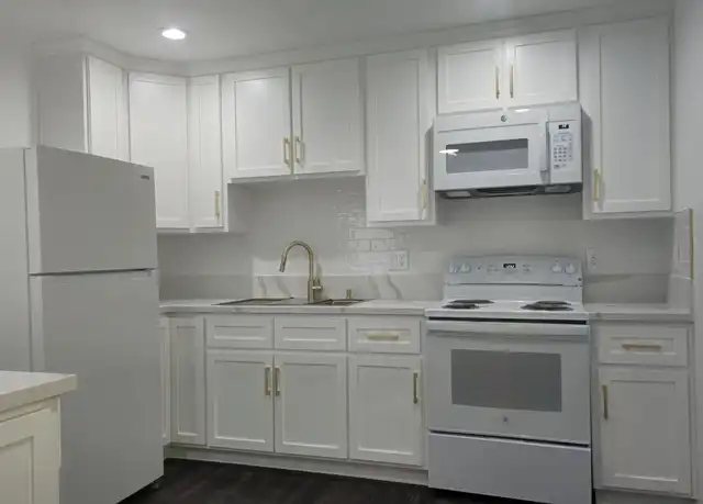 Property at 696 Yucca Dr Unit 2, El Centro, CA, 92243, 2 beds, 1 bath, [object Object]