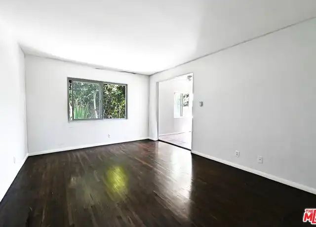 Property at 5533 W Jefferson Blvd Unit 1, Los Angeles, CA, 90016, 2 beds, 1 bath, [object Object]